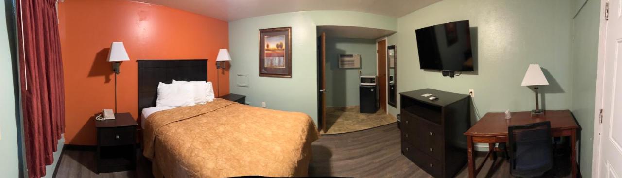 Town & Country Motel — photo 16