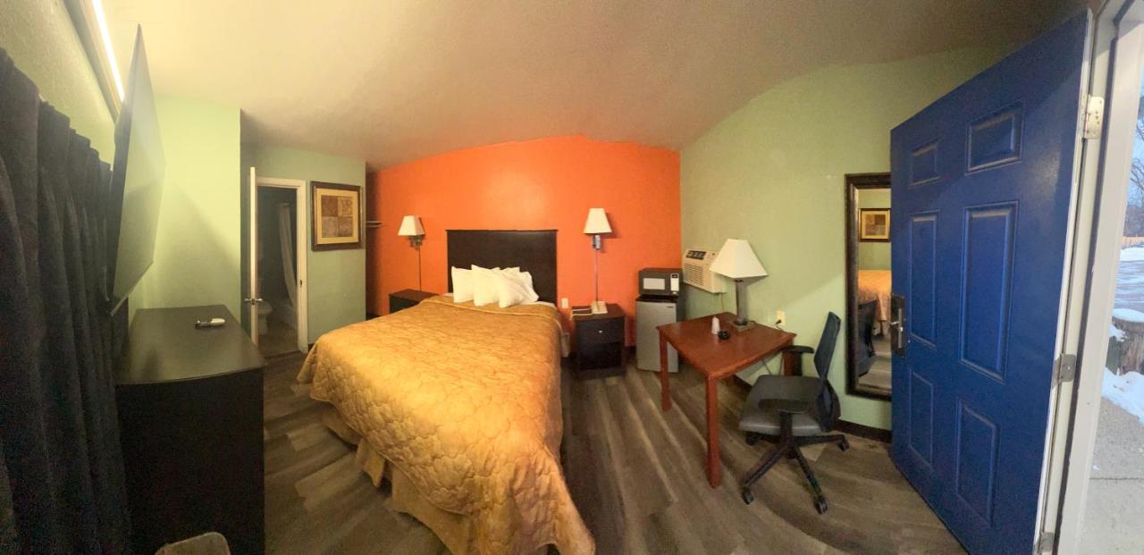 Town & Country Motel — photo 20