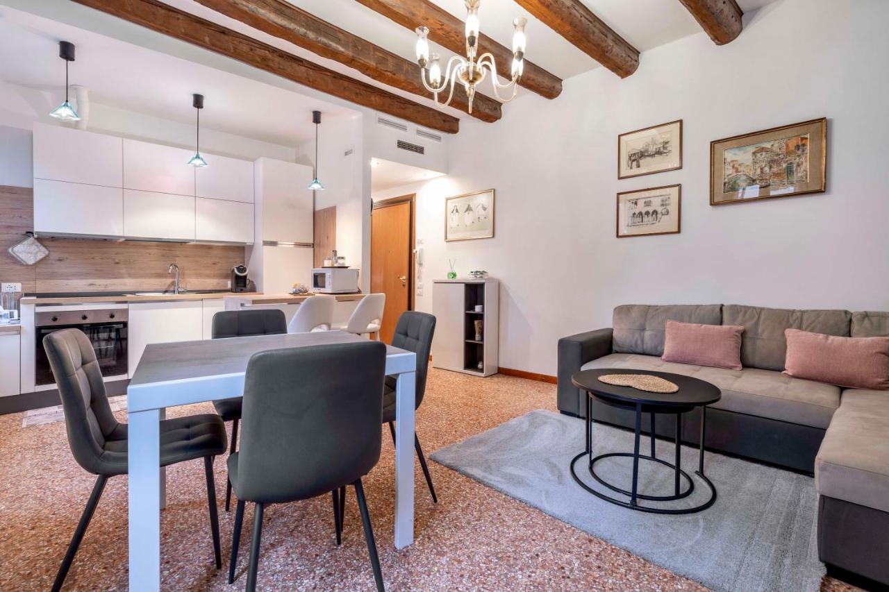 Pozzo d’ oro apartament 2 canal view primo piano - 2