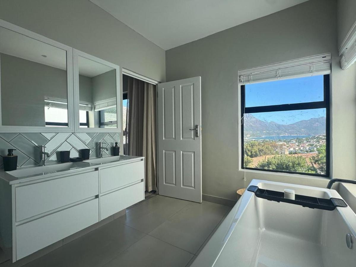 Hout Bay Luxury Home - 3