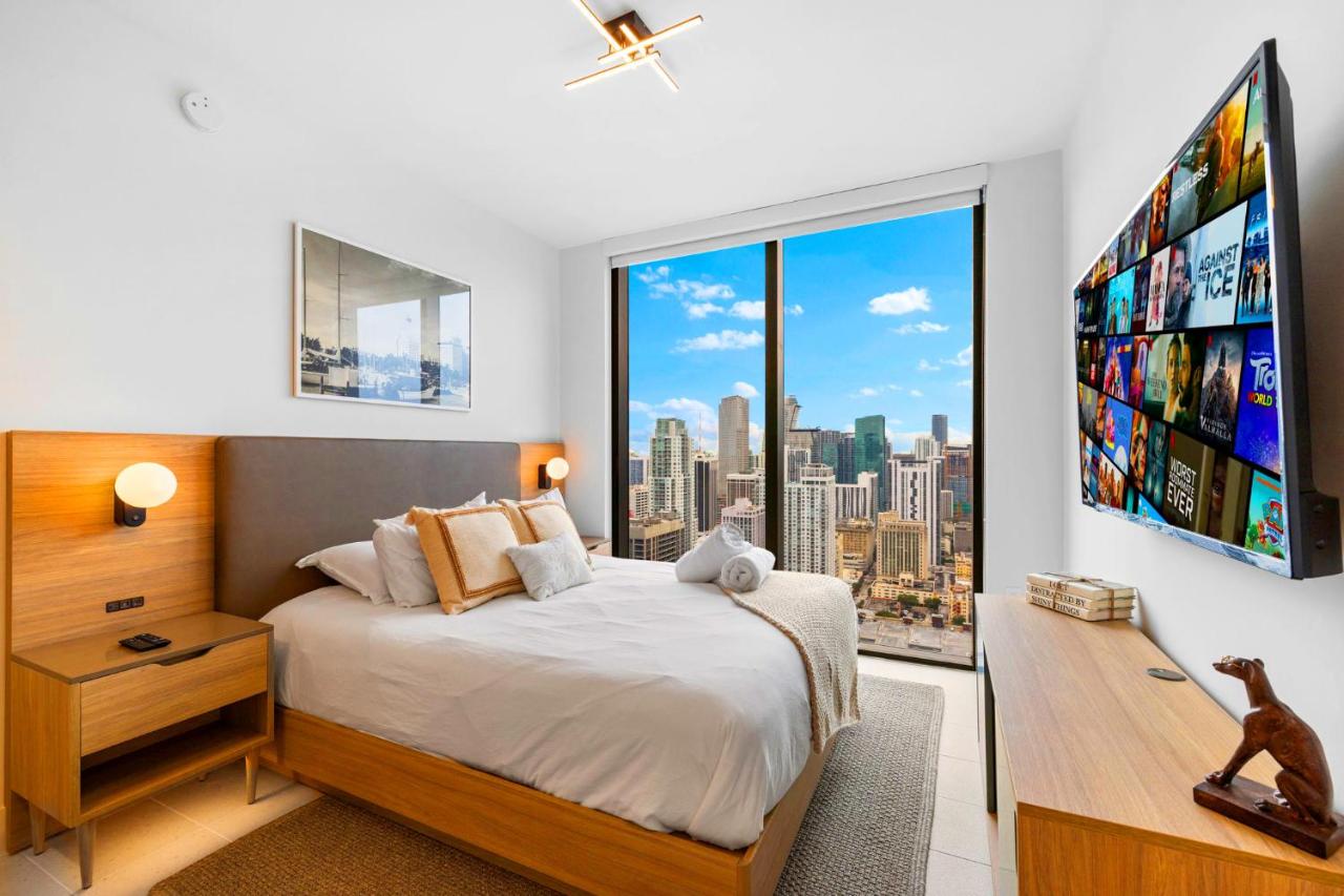 From 43th Floor a Luxury Condo Awaits For You! - 3