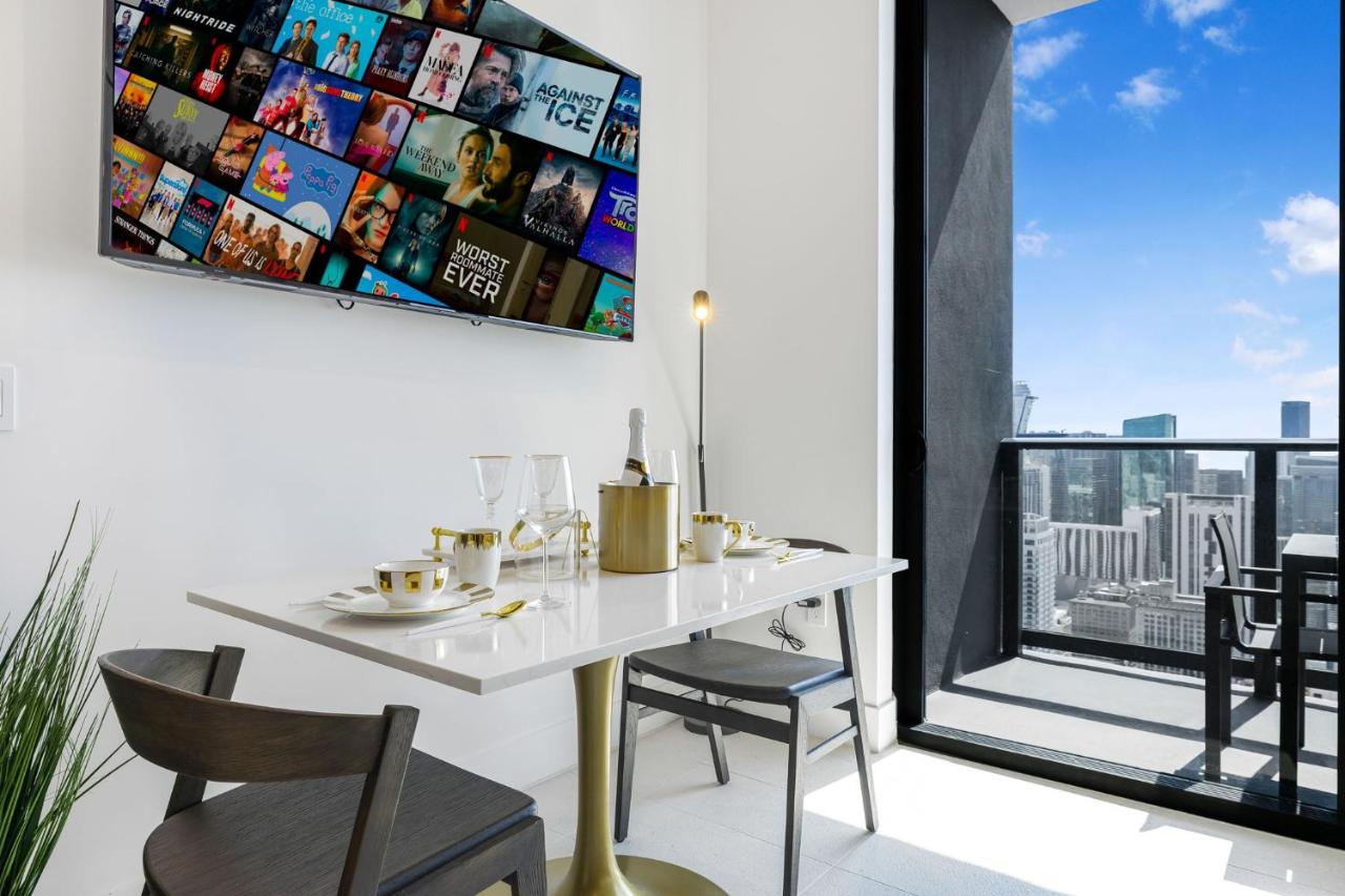 Exclusive Studio with City Views in Downtown Miami - 3