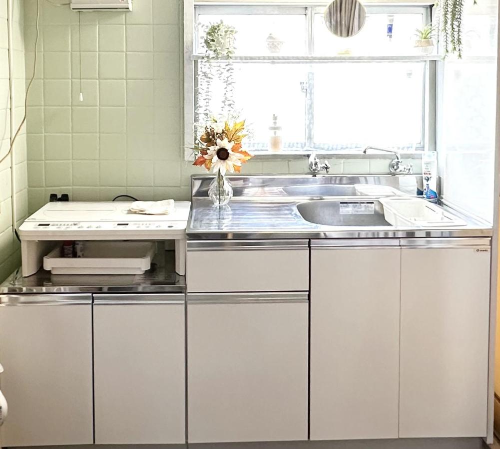 Kawaii House Tokyo Shin-Okubo 45 square meters and has 3 beds - 3