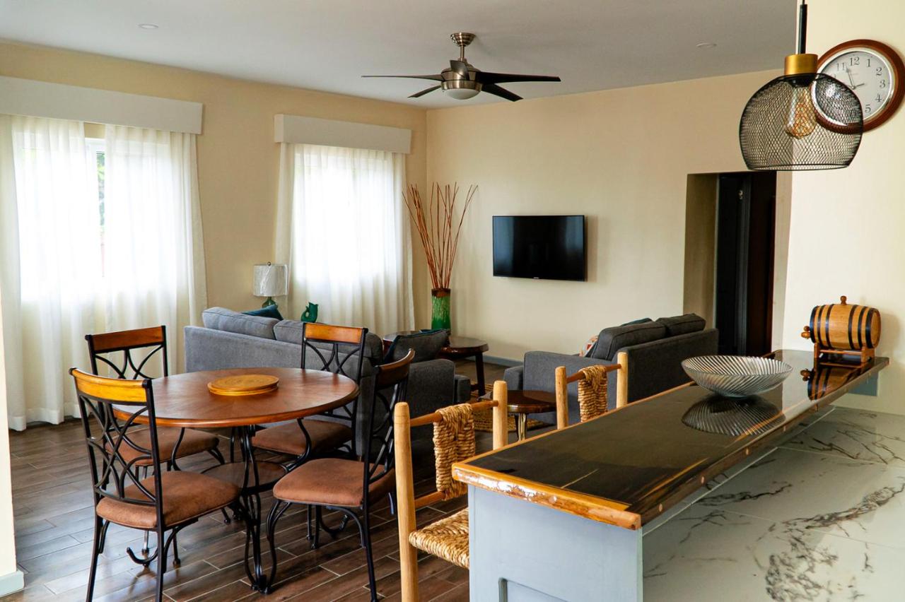 Kaye Devo Villa - Sixt Car Rental Partner - 5