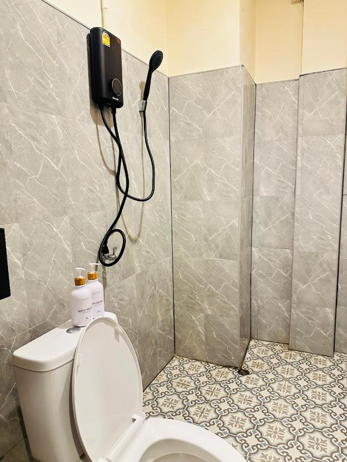 Dedbaicha cafe & Hostel Phuket old town - 4