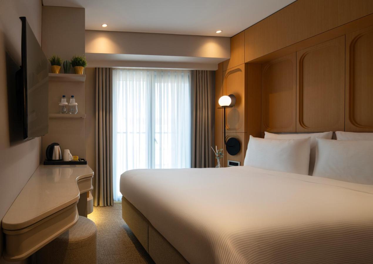 Standard Queen Room