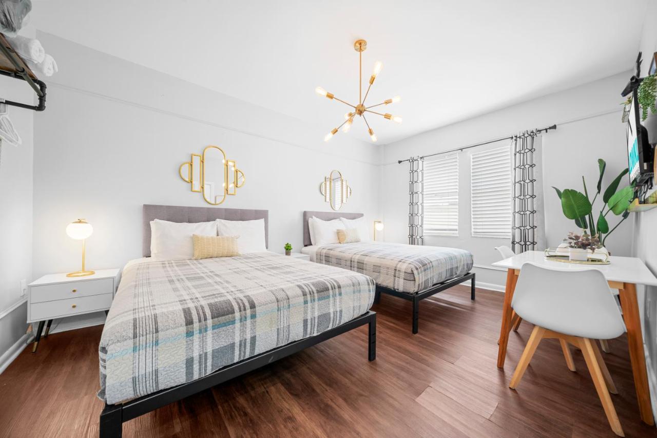 Nine20 Collins Apartments by Lowkl - 2