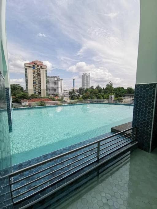 Cozy 2BR TriTower Suite Near JB CIQ JBCC & Capri - 4