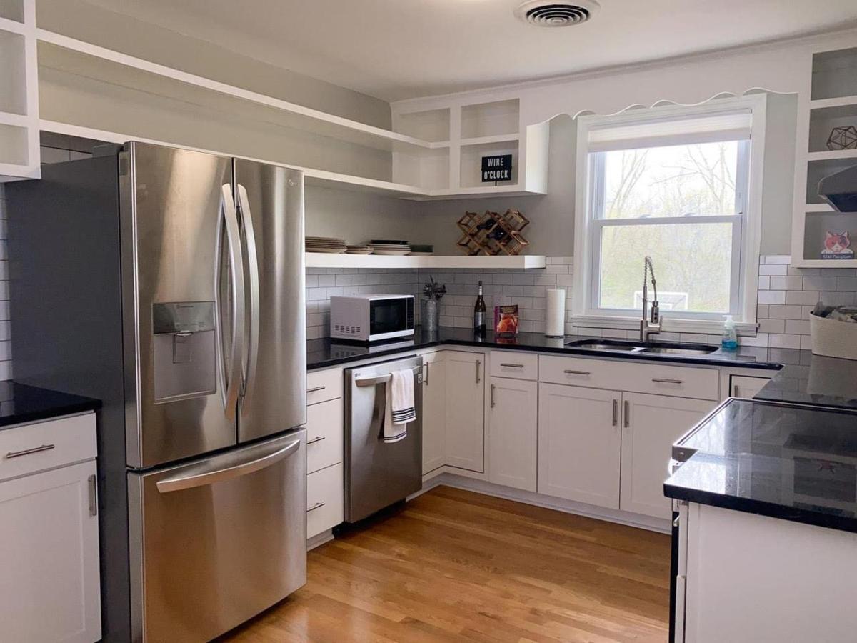 New Listing The Playhouse with Spa Games & More - 4