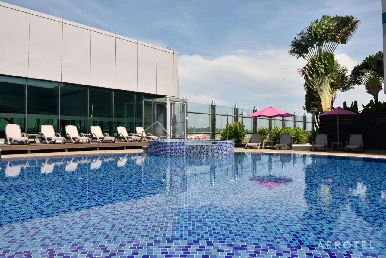 Aerotel Singapore — quarto