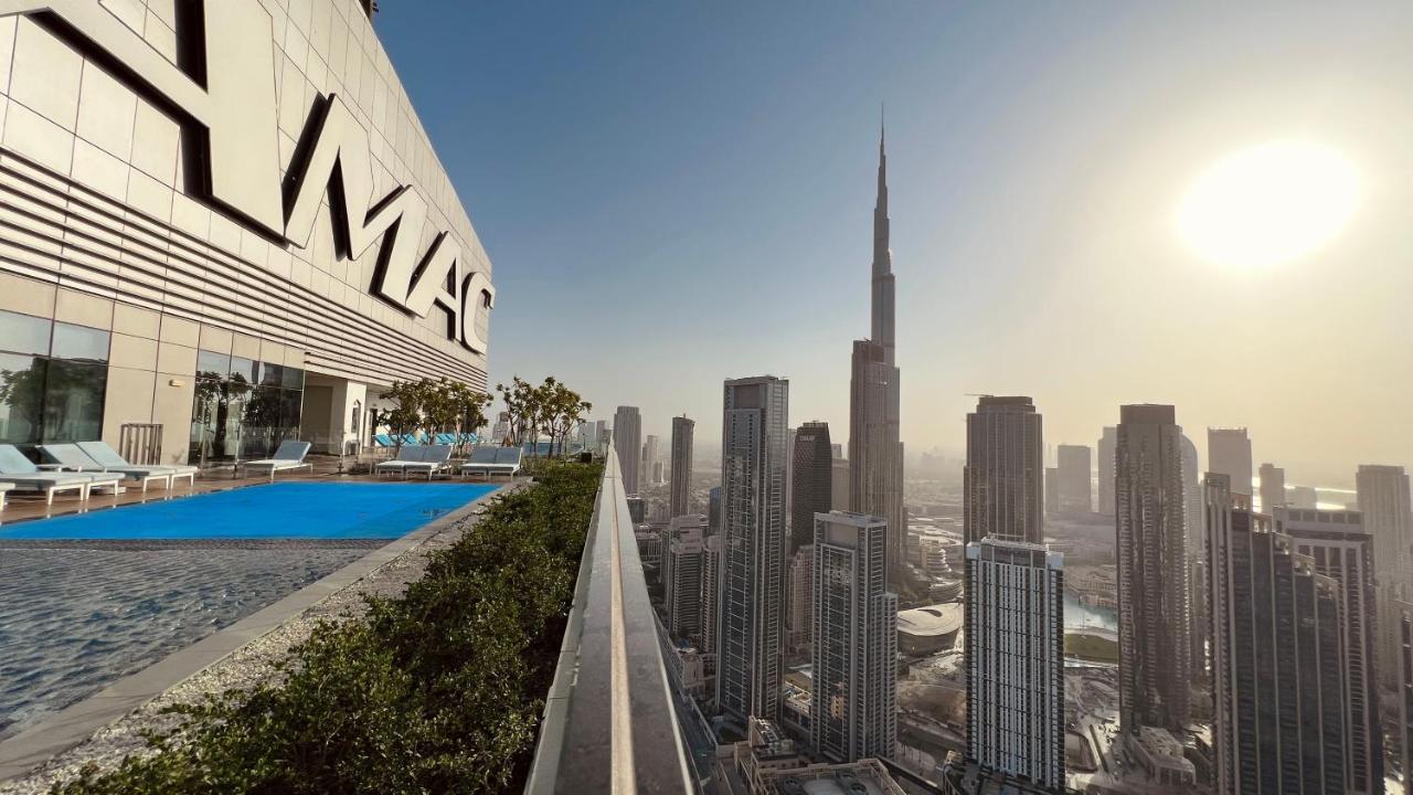 Paramount Tower Hotel and Residences with Infinity Sky Pool - 4