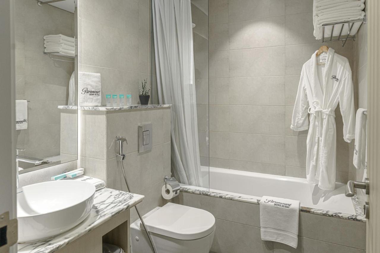 Paramount Tower Hotel and Residences with Infinity Sky Pool - 3