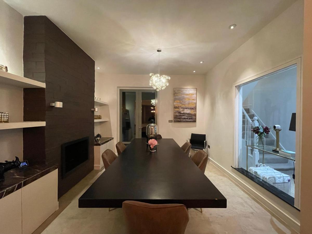 Quintessential Town House Close to Central London - 4