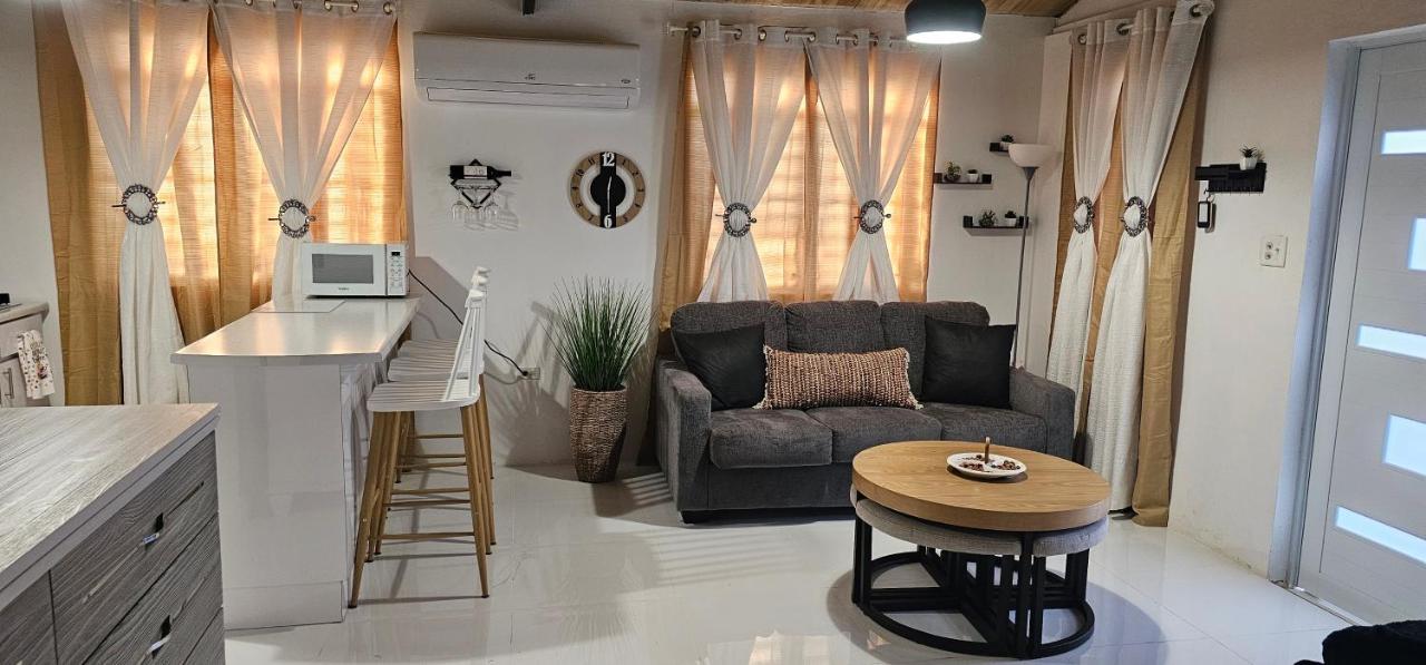 Las Julies's Apartment