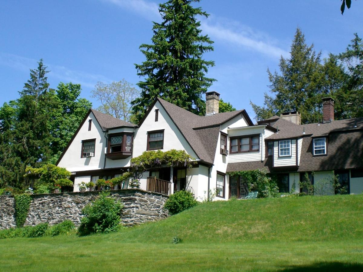 Whistler's Inn — photo 6