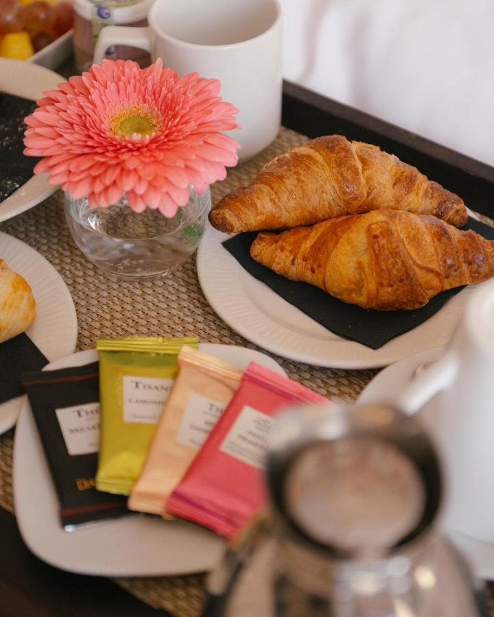 Palazzo Caracciolo Naples - 3