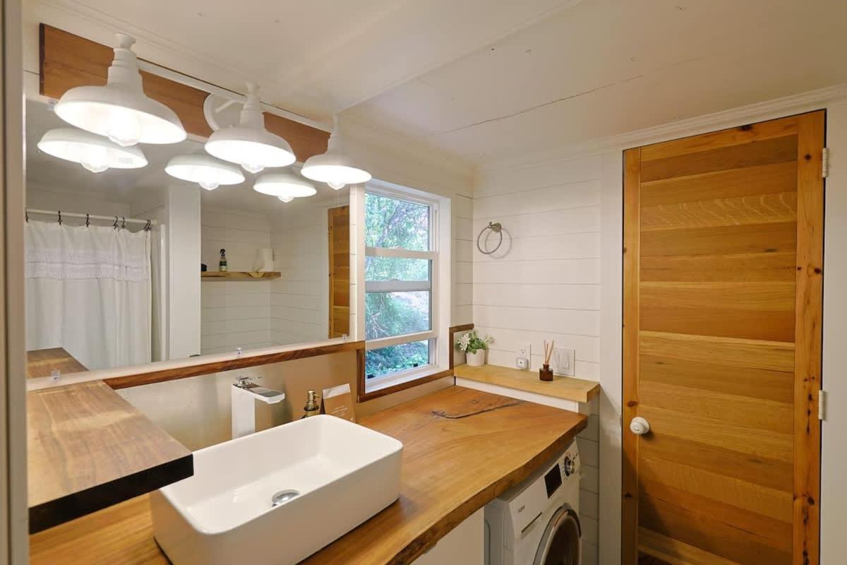 Topanga Canyon Oasis by Colby & Conrad - 3