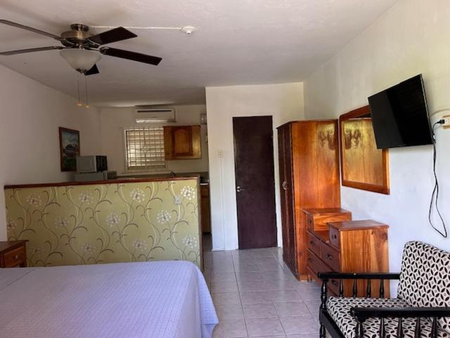 Firefly Beach Cottages - 5