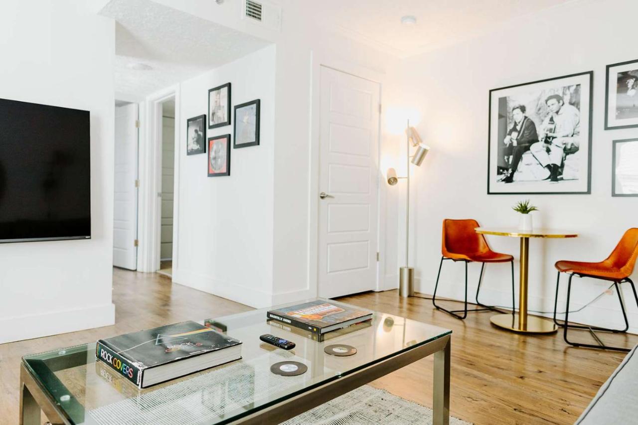 Entire Top Floor of Suites of the Vinyl Sleeps 16 On Music Row - 3