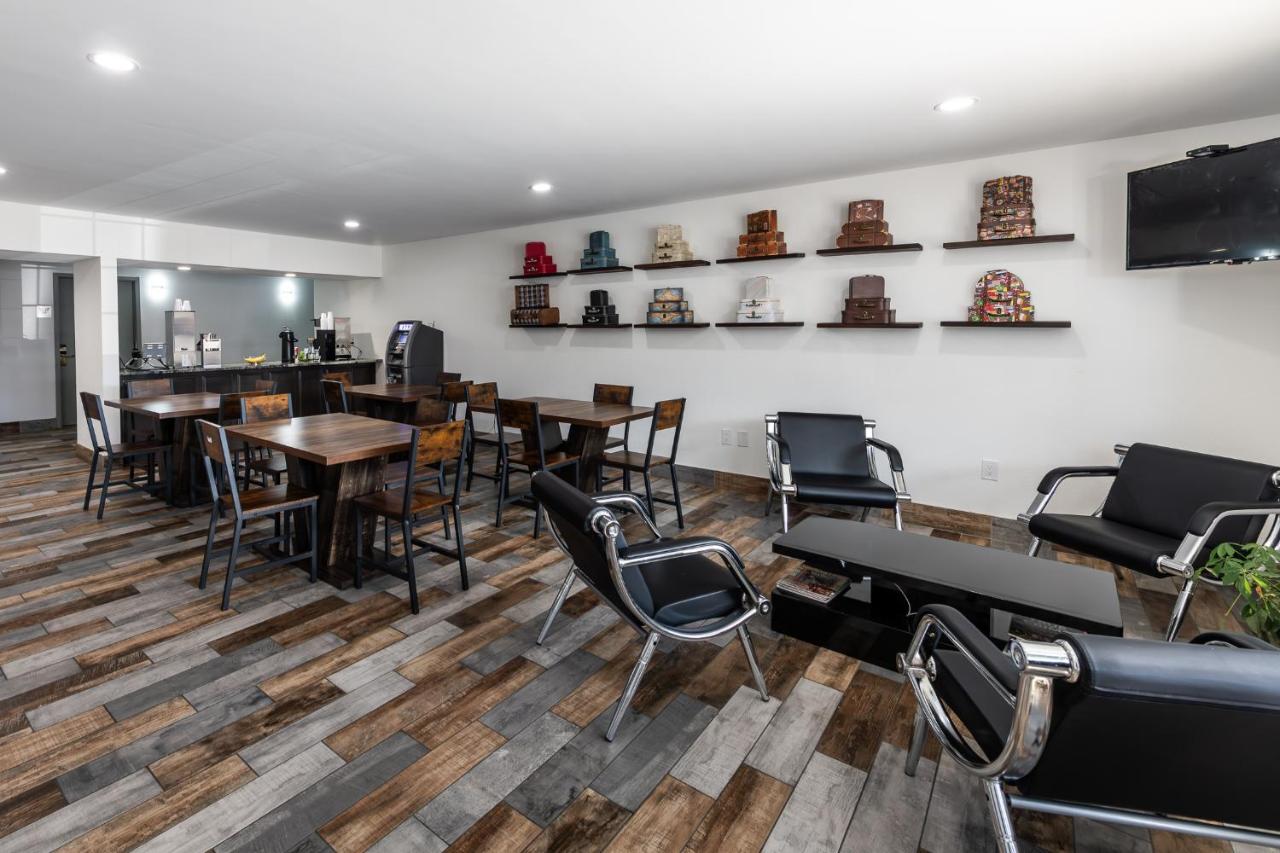 Country Hearth Inn-Toccoa — photo 16
