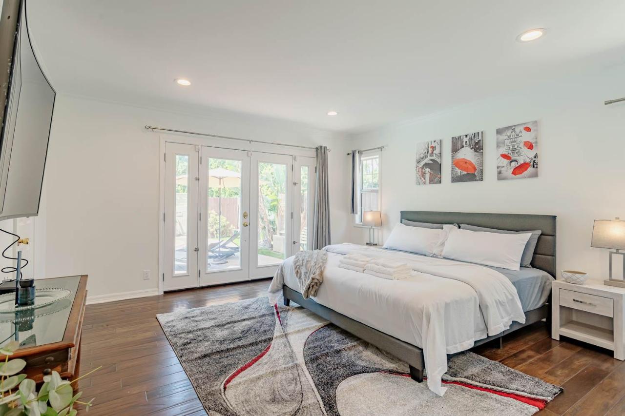 Cozy Home with Pool and Jacuzzi Minutes from Universal Studios - 2