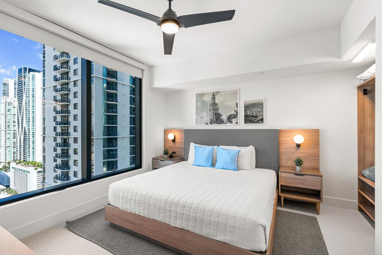 NEW 28th Floor unit - Breathtaking Bay and Downtown Views