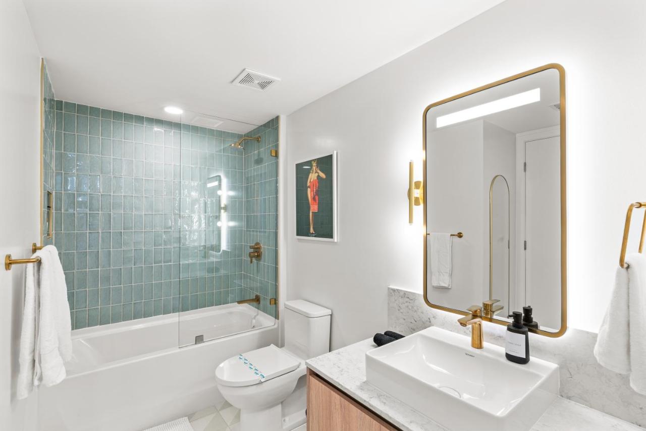 NEW 28th Floor unit - Breathtaking Bay and Downtown Views - 3