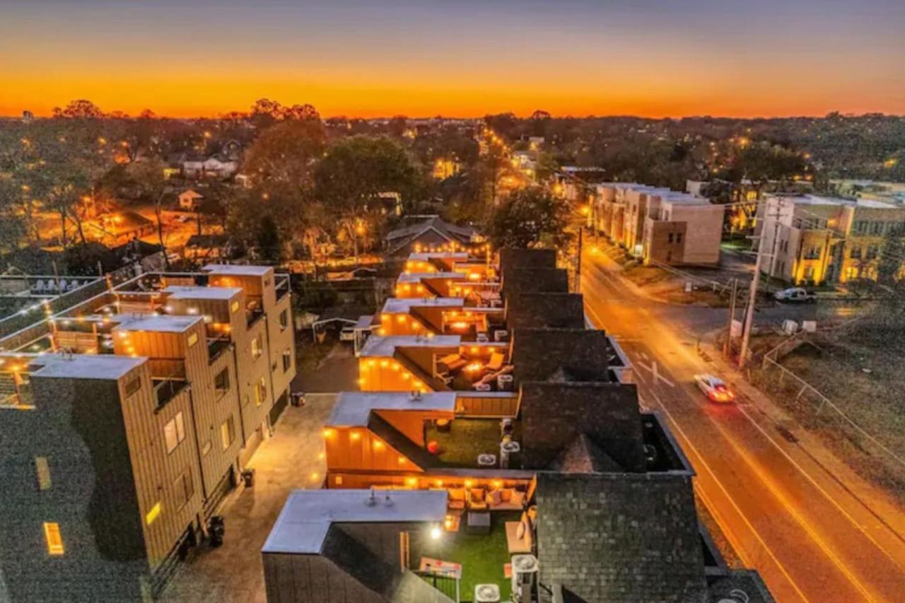 TWO Adjacent Homes Sleeps 24 Only 3 miles to Broadway - 3