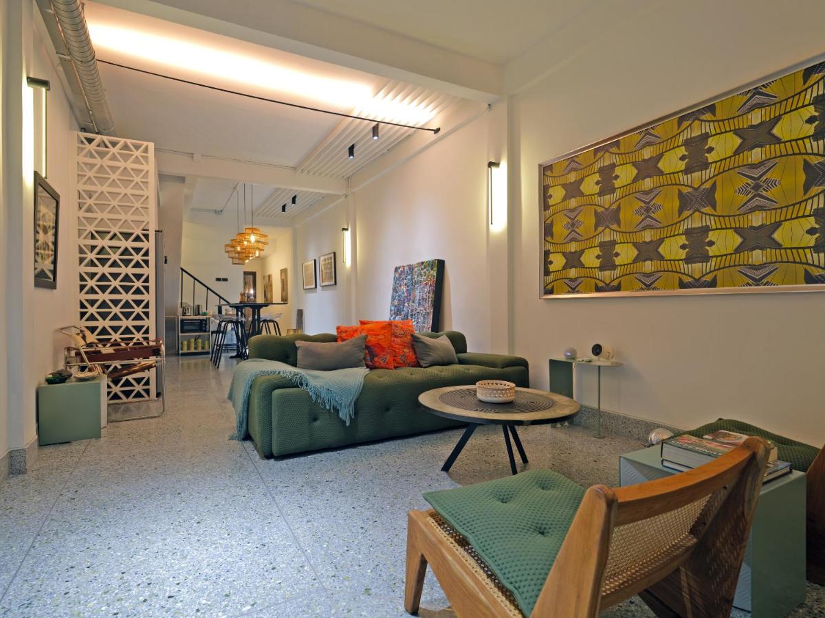 Siri Designer 3-Storey Townhouse with Garden and Luxury Amenities - 5