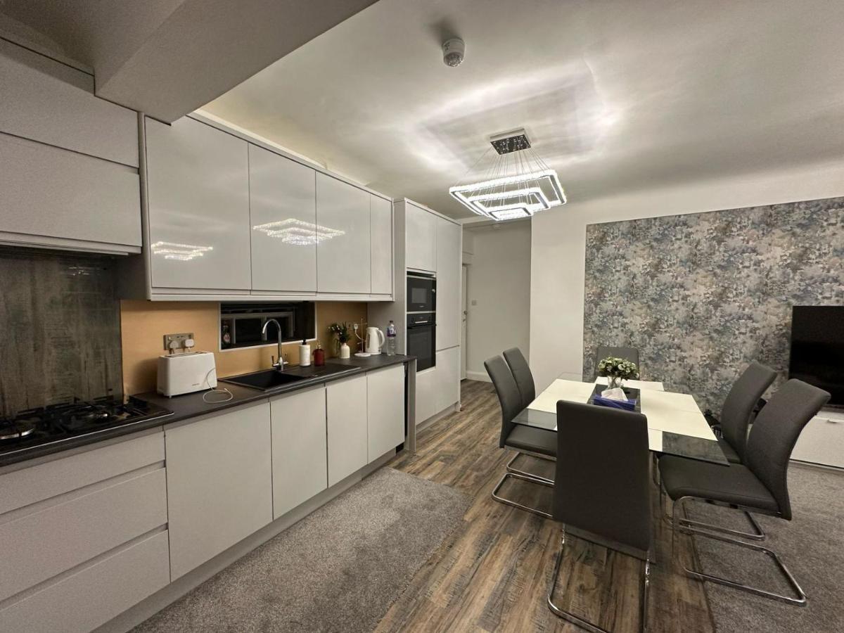 Kensington Apartment - 3