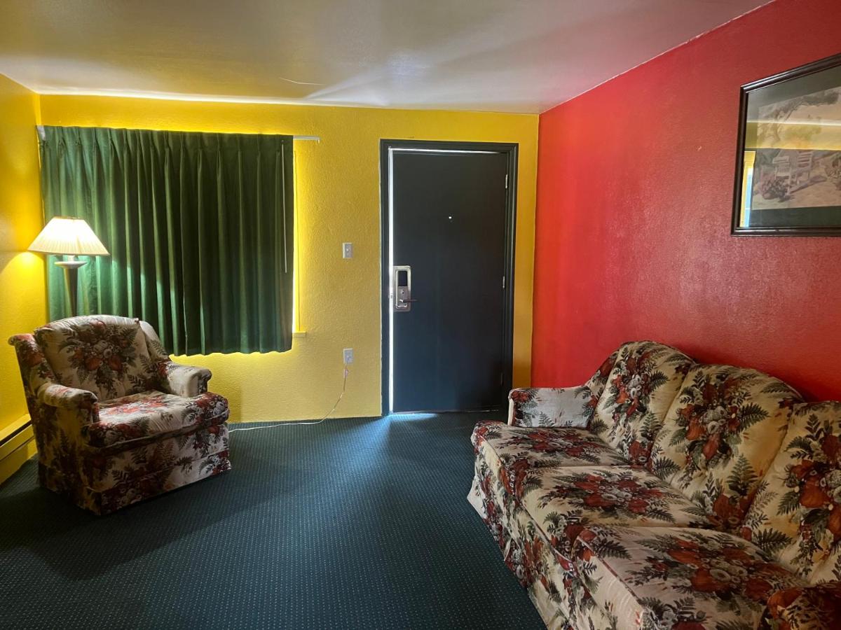 Holly Motel — photo 22