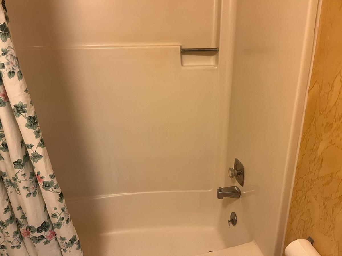 Holly Motel — photo 18