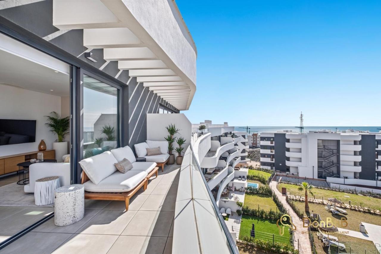 A dream apartment in Higuerón West