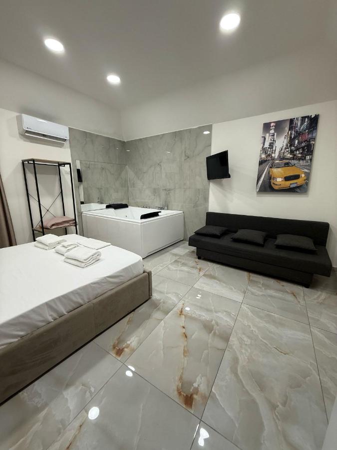 Valentino Suite 36 - 5