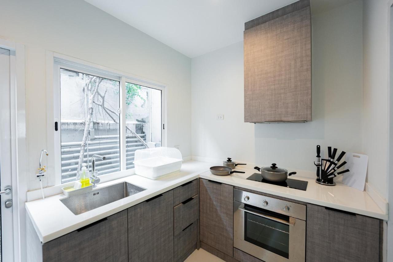 3 Bedroom Spacious Home in Downtown Bangkok Near MRT BTS Asok Station - 4