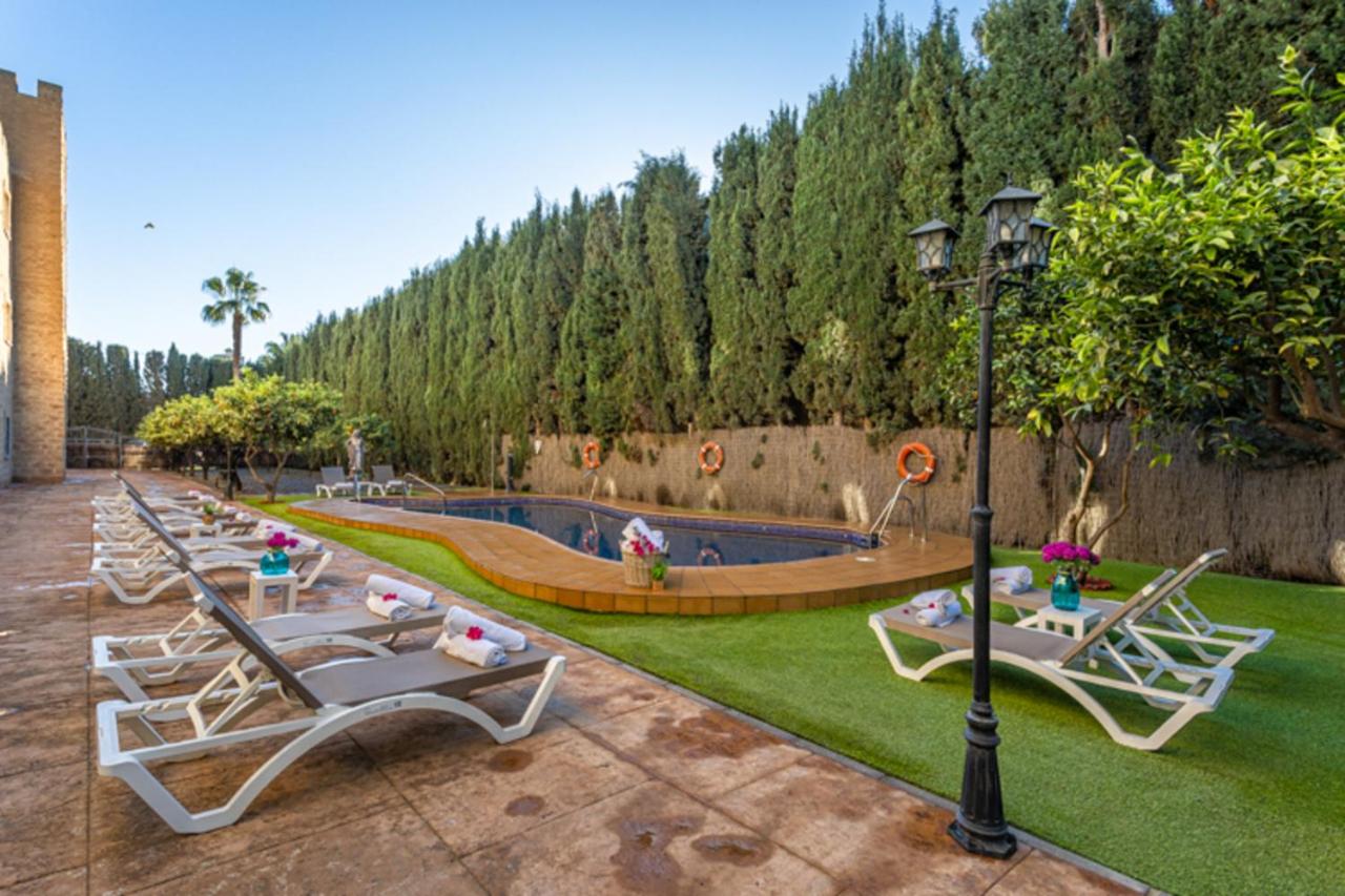 Hotel Plaza Del Castillo - 4