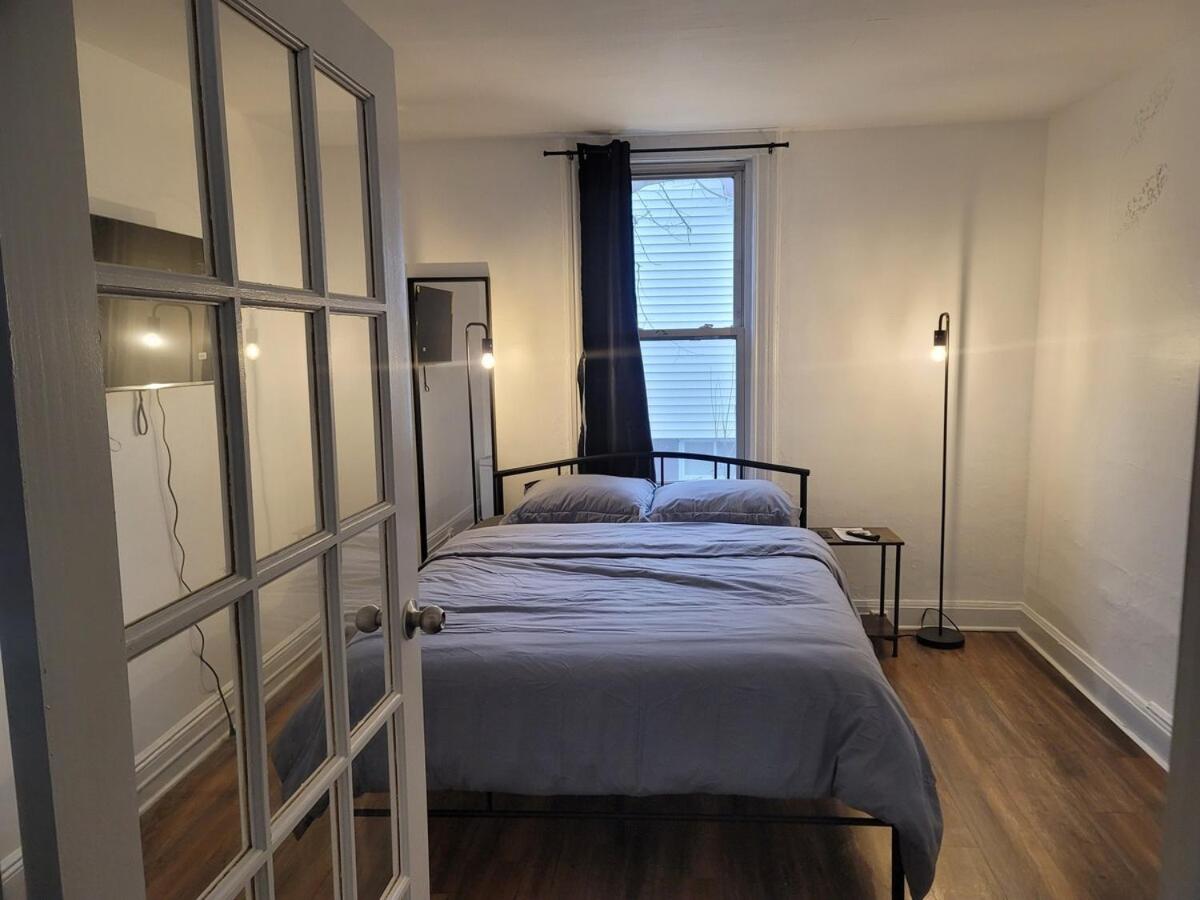 Two-Bedroom Home 25 min to NYC Free parking-UNIT-1 - 2
