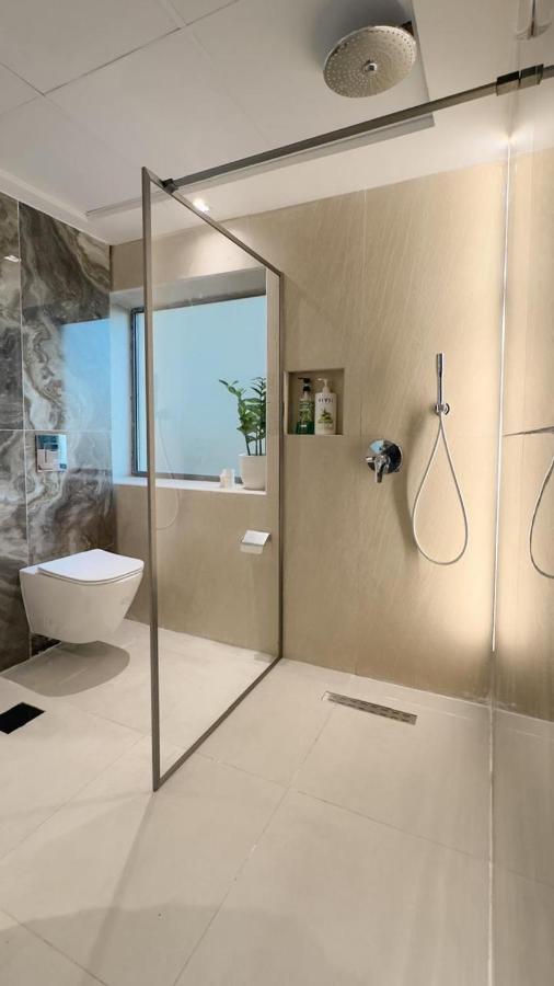 Usmans 4 Bedroom Apartment on D Beach By SLS DIRECT BEACH ACCESS FULLY SERVICED JBR - 3