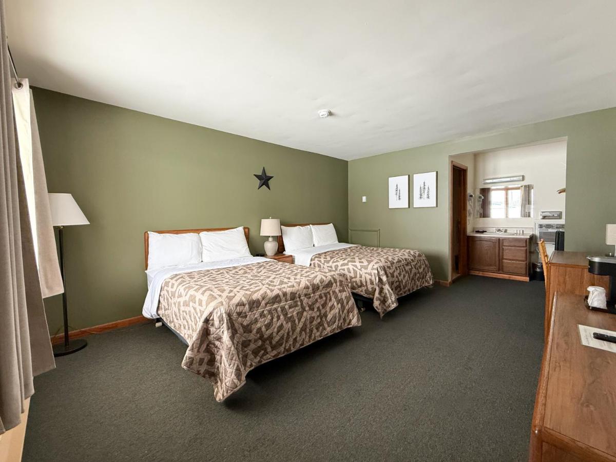 The Trail Inn - Newberry, MI - Formerly Knollwood Inn - 13467 M-28 — photo 9