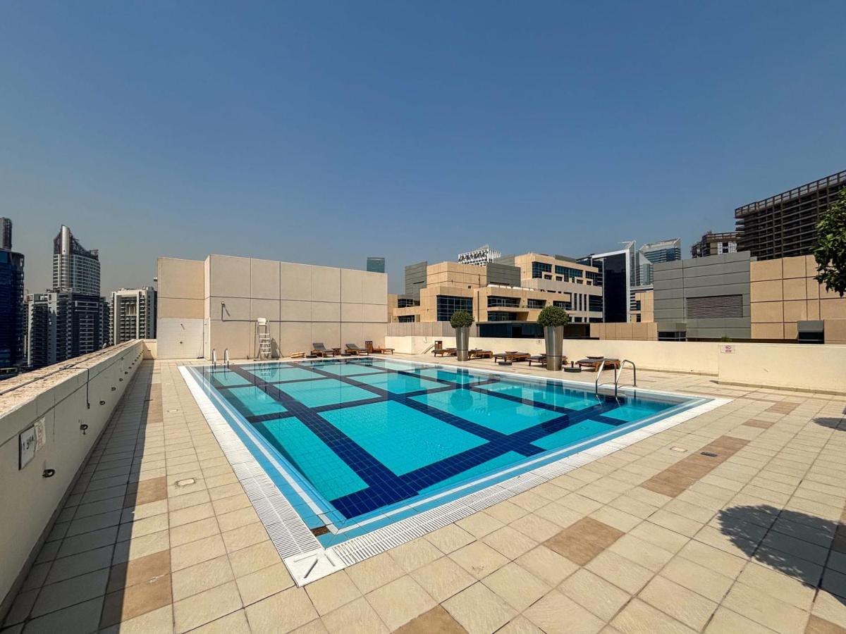 Frank Porter - Bay Square - 4