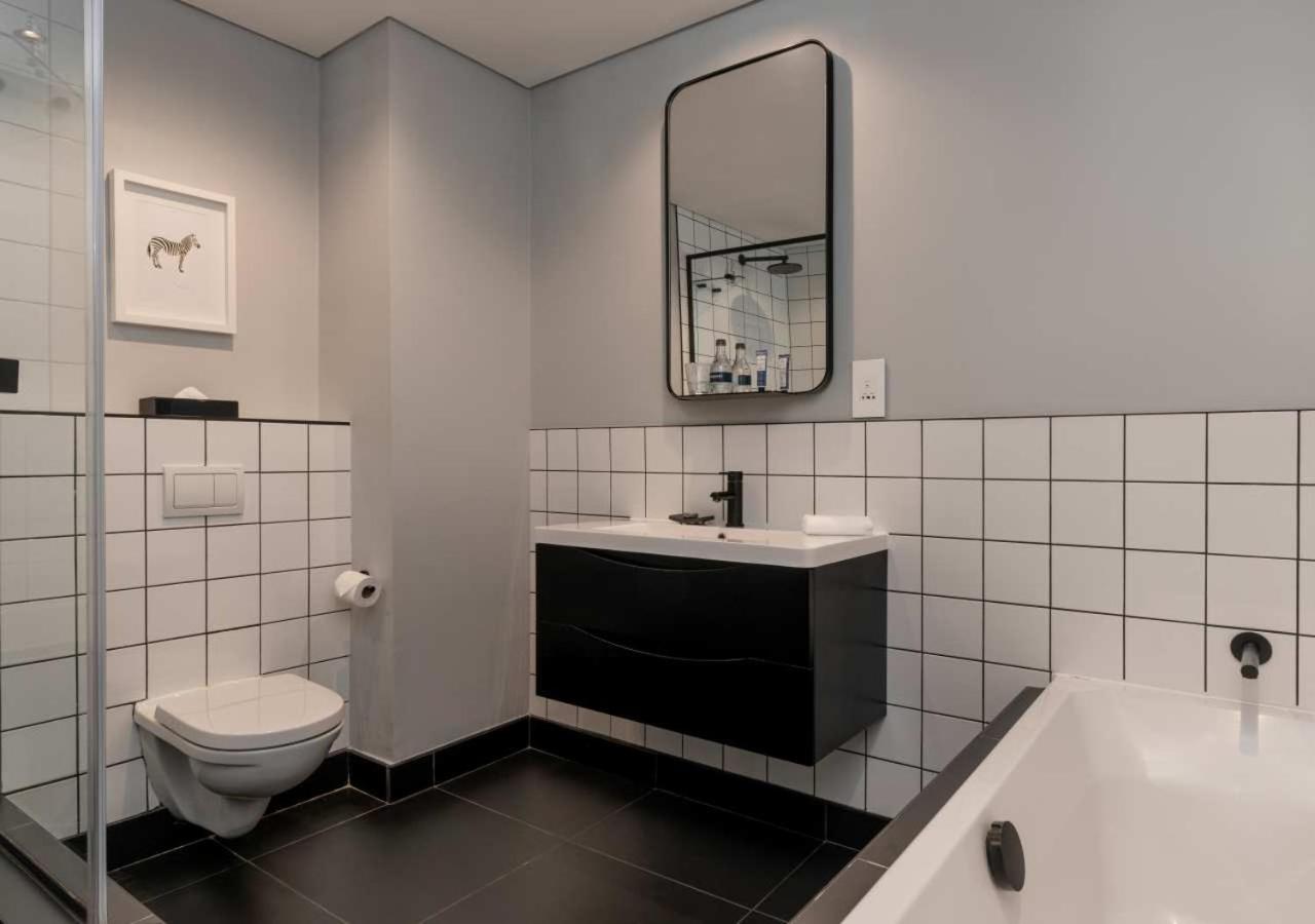 The Onyx Apartment Hotel by NEWMARK - 3