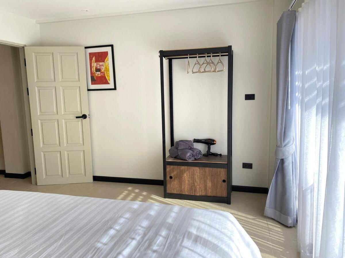 Sea Breeze Villa Patong - 3