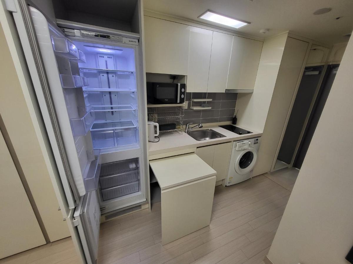 2608 # Gangnam Urban Vogue Suites#Sinnonhyeon Stn Exit 9, 1-min #Top-rated Unit # All-New Furniture & Peaceful Vibe - 4