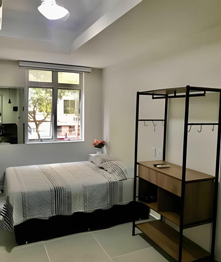 Flats proximo praia Copacabana posto 6 - 2