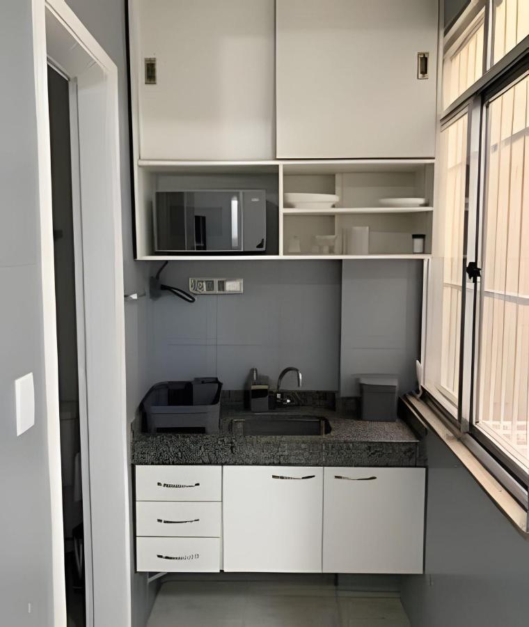 Flats proximo praia Copacabana posto 6 - 4