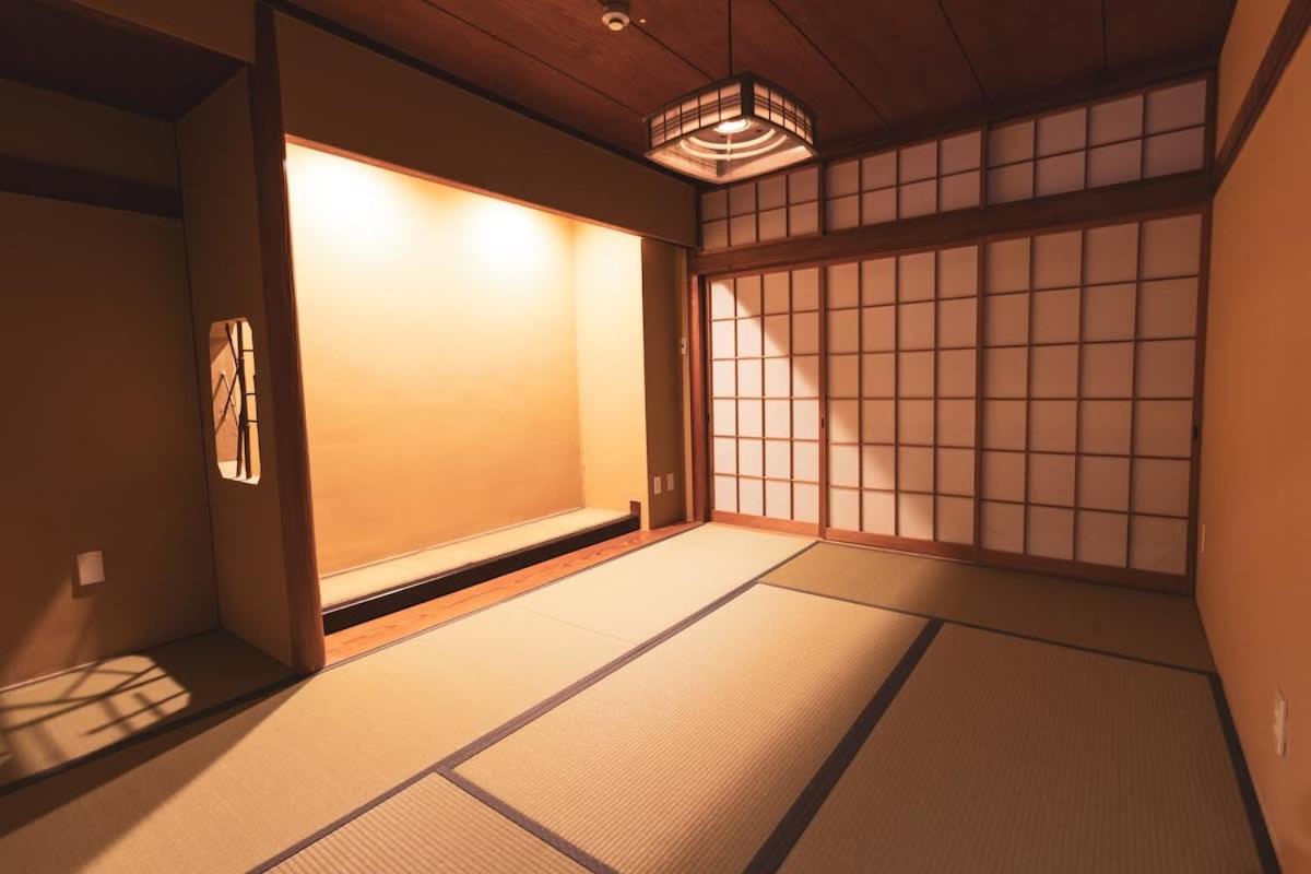 Family Retreat in Namba 160 M square upto 16 pax w Kids - 2