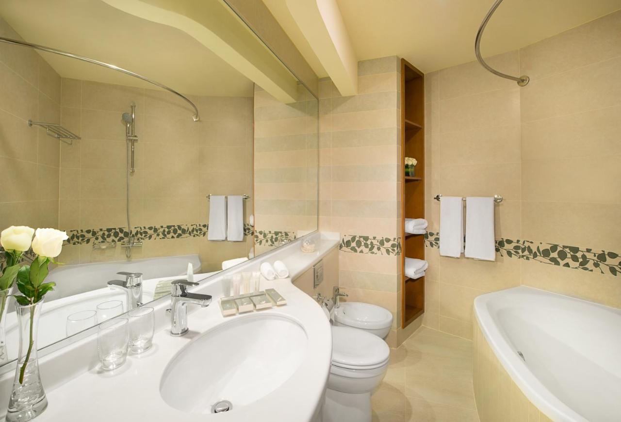 City Seasons Towers Hotel Bur Dubai - 3