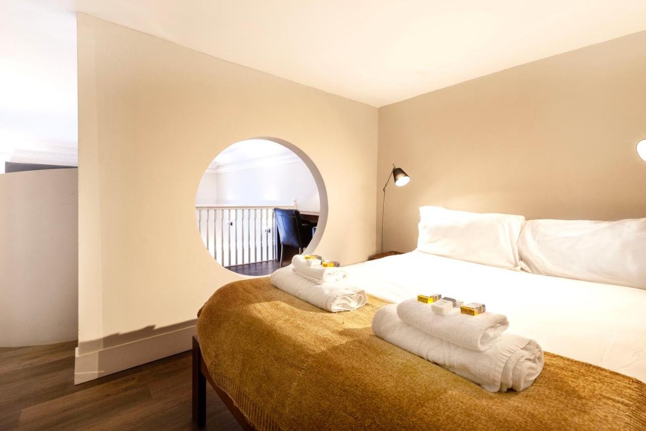 Luxury One Bedroom Mezzanine in Paddington - 2