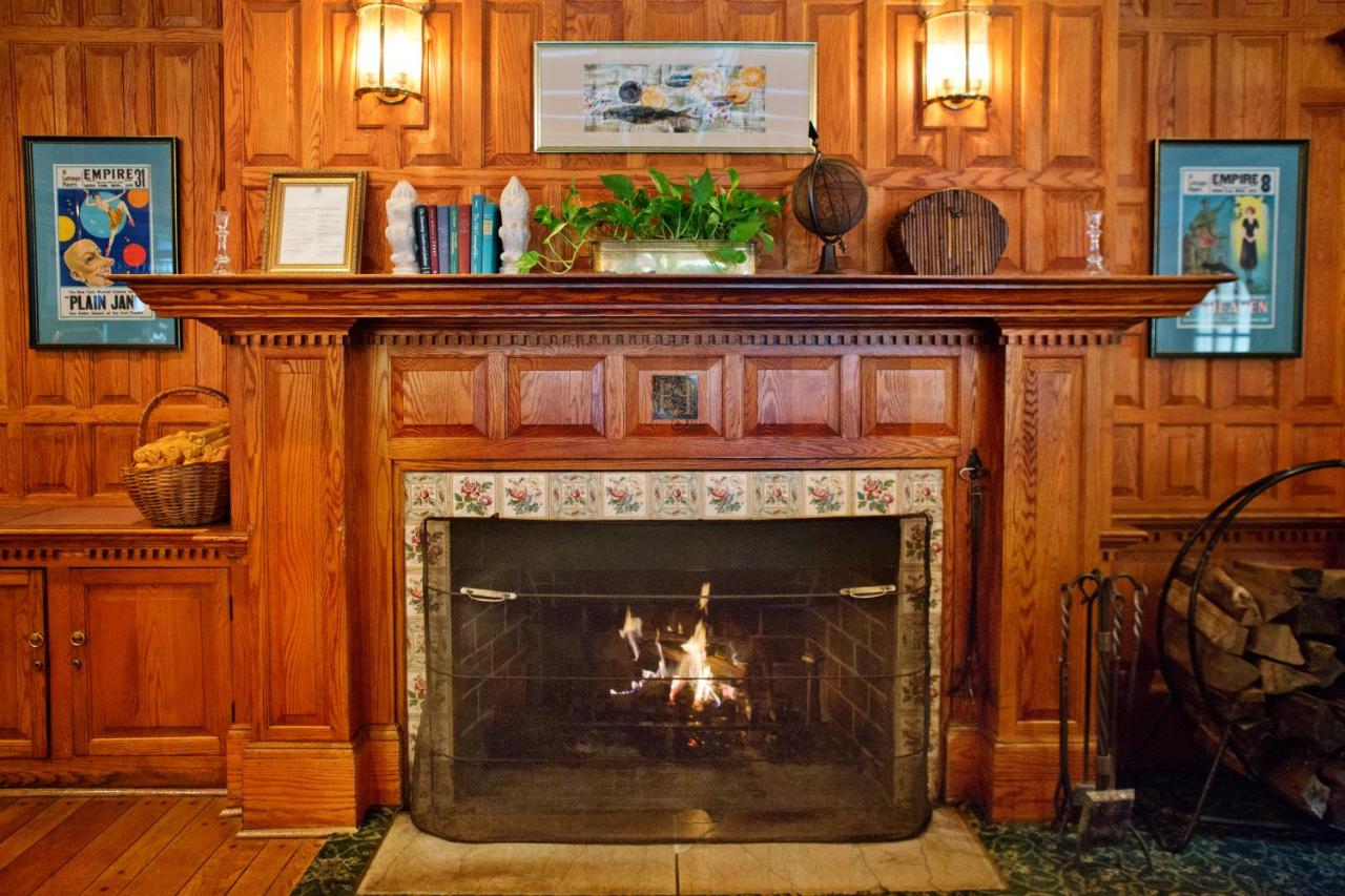 Colonial Hotel — photo 17
