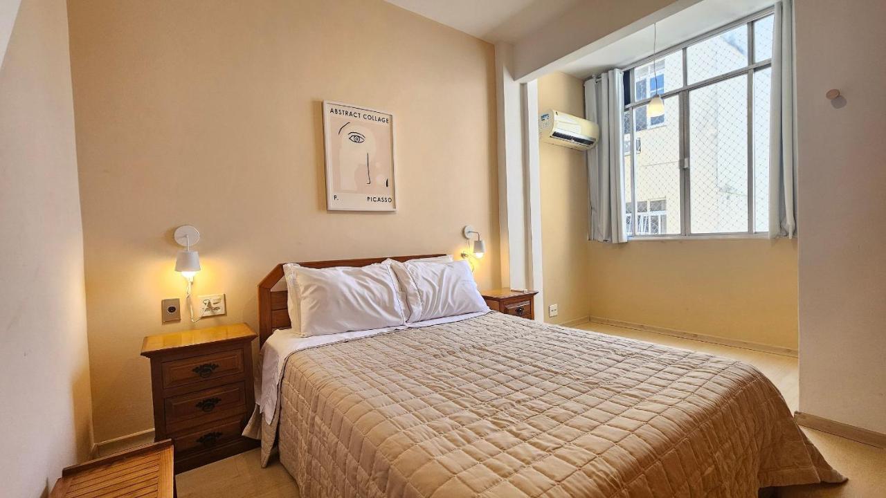 Prime Location! 3 Bedroom Flat by Copacabana Beach